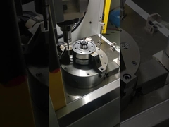 Machine à équilibrage automatique de forage verticale à engrenage de sortie automobile à station unique