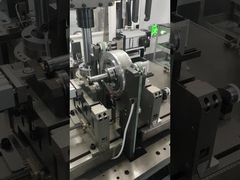 Machine d'équilibrage automatique horizontale à deux stations électrique à moteur à trois roues